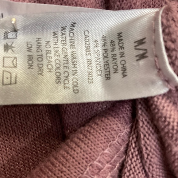 AEROPOSTALE Women’s sweater; medium , hooded, Rose colour.EXCELLENT CONDITION - Picture 3 of 11
